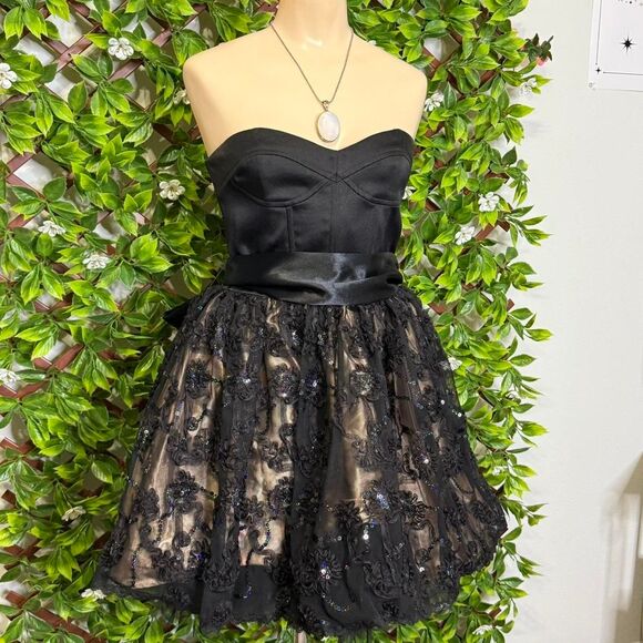 Jessica McClintock Gunne Sax Dress - Picture 2 of 6